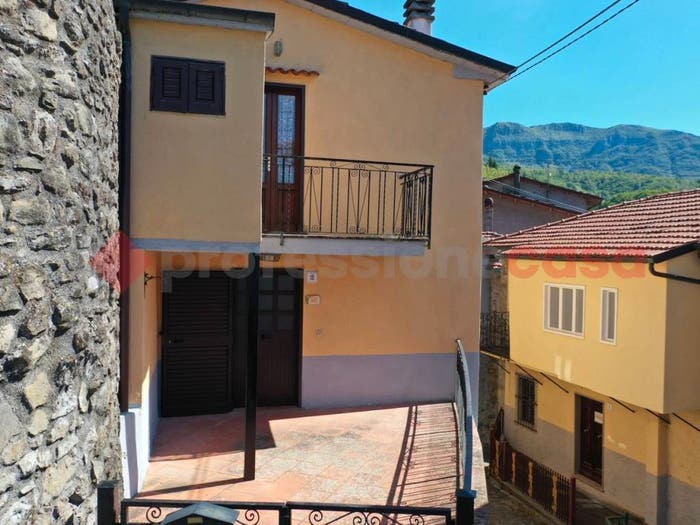 Casa trilocale in vendita in Via dell'Argine snc, San Romano in Garfagnana