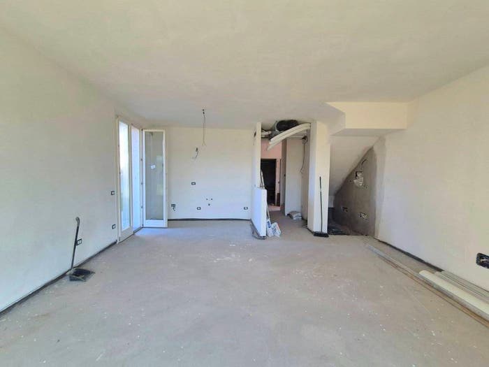 Casa con 5 locali in vendita in Via Europa, Centro, Agliana