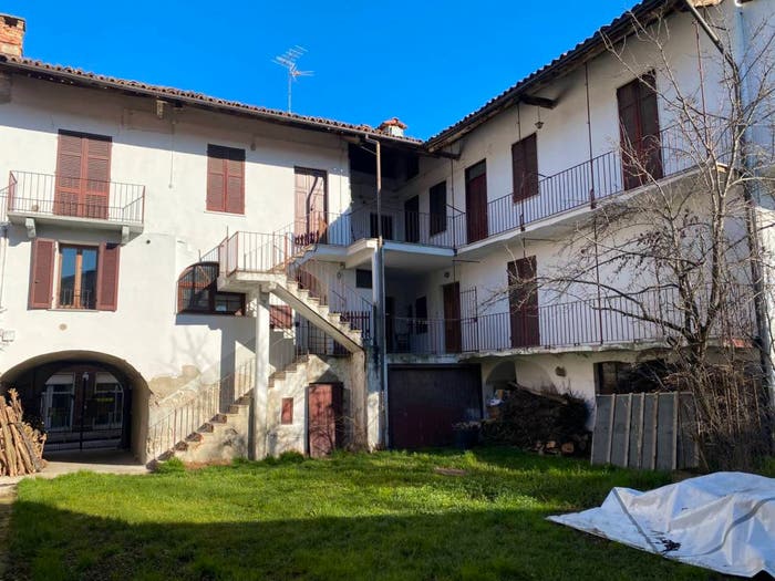 Casa con 6 locali in vendita in Via Borio, Niella Tanaro