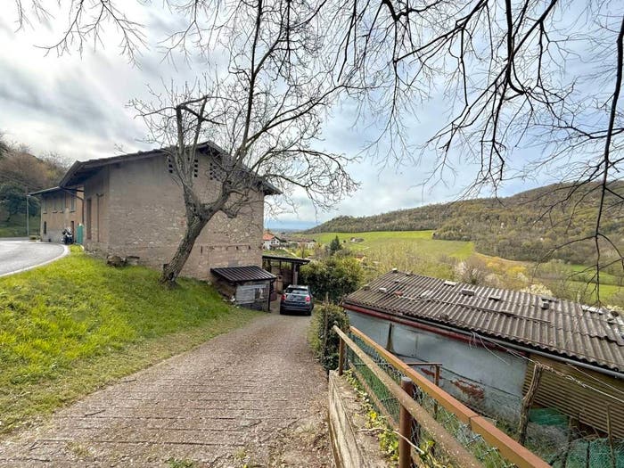 Casa con 6 locali in vendita in Via San Bernardo, Cenate Di Sotto, Cenate Sotto