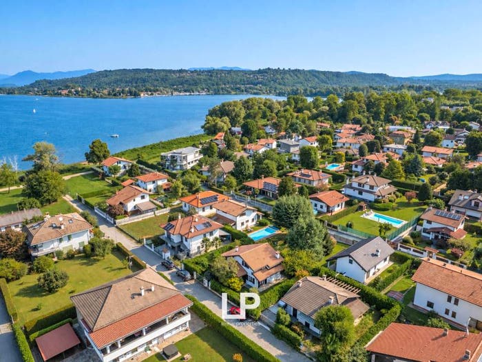 Casa con 5 locali in vendita in Via dei Glicini, Villaggi, Castelletto Sopra Ticino