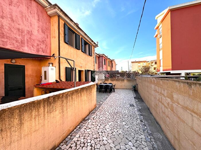 Case in Vendita e in Affitto - 2