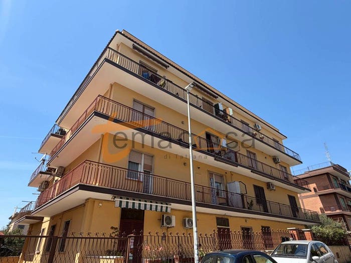 Appartamento trilocale in vendita in Via Grammichele, Borghesiana, Roma