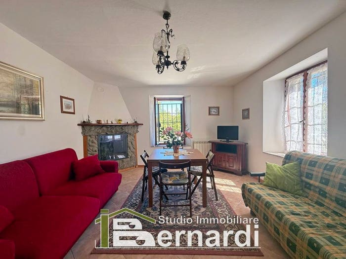 Appartamento quadrilocale in vendita in Via Passerino, Centro, Sestola
