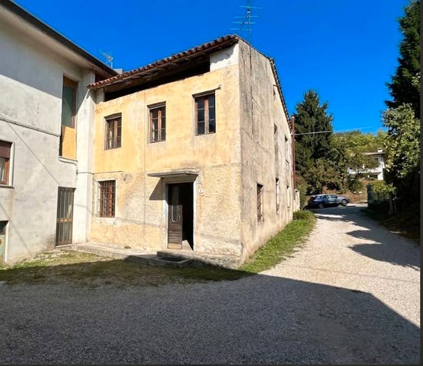Casa con 6 locali in vendita in Via San Pietro, Centro Accoglienza Alto Vicentino, Montecchio Precalcino