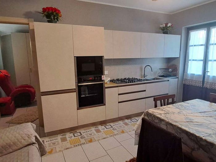 Appartamento trilocale in vendita in via Re Umberto, Centro, Cavour