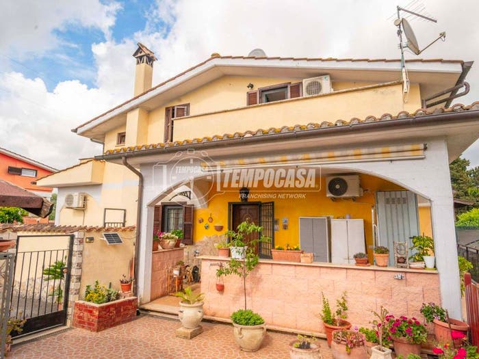 Casa con 5 locali in vendita in Via delle Palme Ponton Dell'elce, Ponton Dell'elce, Anguillara Sabazia