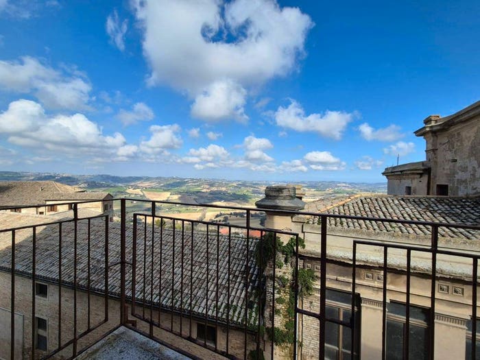 Appartamento quadrilocale in vendita in Via Pompeiana, Centro, Osimo