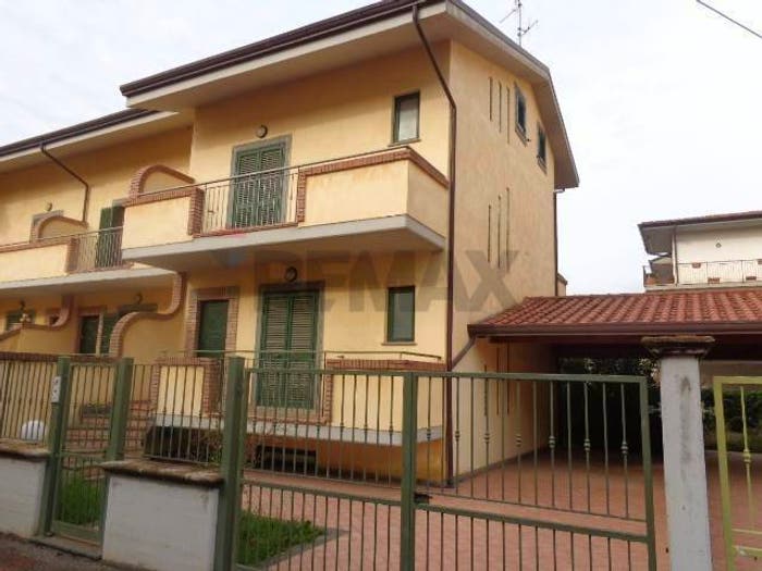 Casa con 6 locali in vendita in Via Madonna delle Grazie, Centro, Fondi
