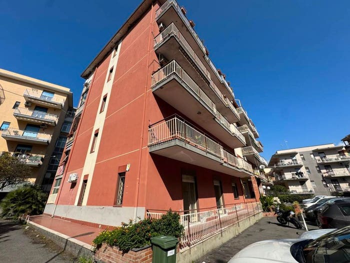 Appartamento trilocale in vendita in Via Fasano, Barriera Leucatia, Catania