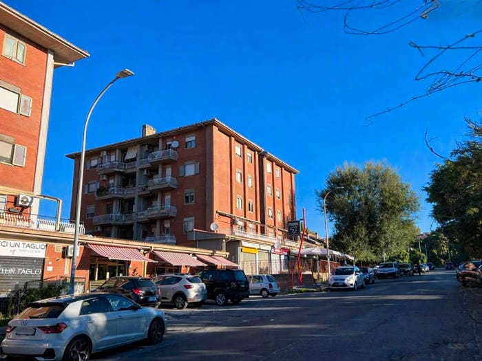 Appartamento quadrilocale in vendita in Via Napoli, Centro, Genzano di Roma