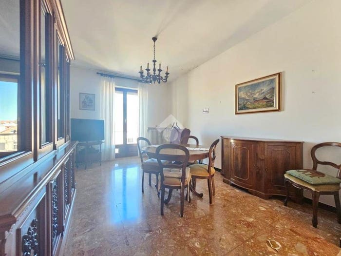 Appartamento con 5 locali in vendita in VIA VALLE SAN GIOVANNI, Nizza Monferrato