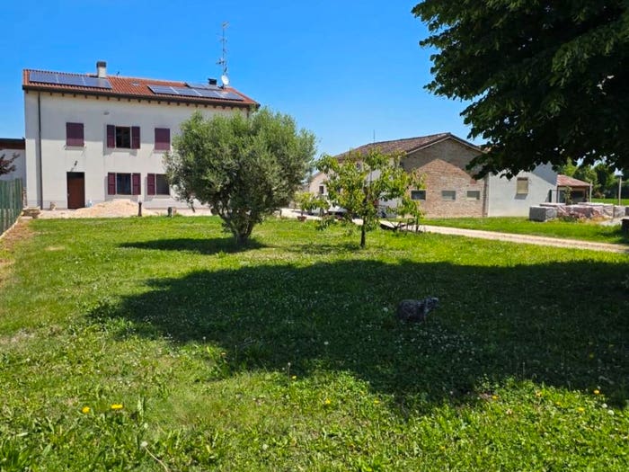 Casa con 6 locali in vendita in Via Pezzetta, Ponte Pietra, Mirandola