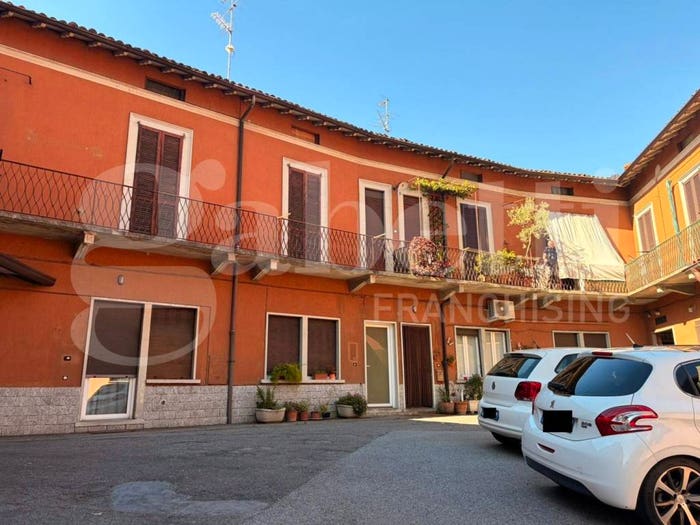 Appartamento quadrilocale in vendita in viale Montegrappa, Acquate, Lecco
