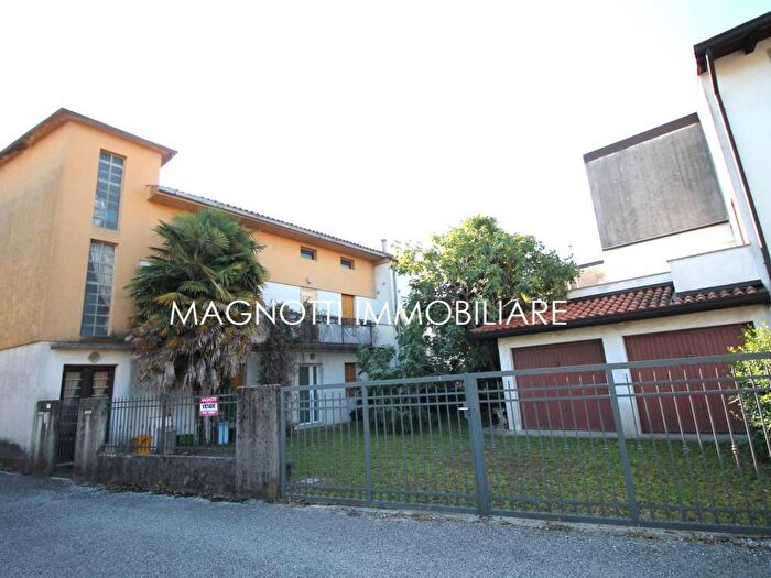 Casa con 6 locali in vendita in Via Feletto, Colugna, Tavagnacco