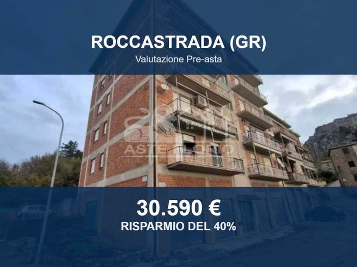 Appartamento con 5 locali in vendita in Via della Fonte, Centro, Roccastrada