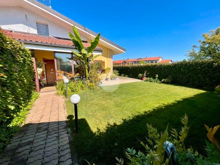 Casa quadrilocale in vendita in Strada Canova Pogliani, Cascinotta, Leinì