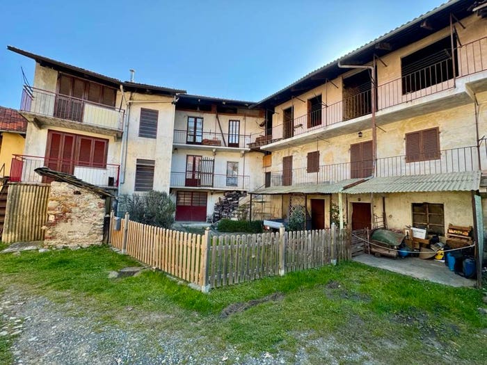 Casa con 6 locali in vendita in Frazione Macchia, Forno Canavese