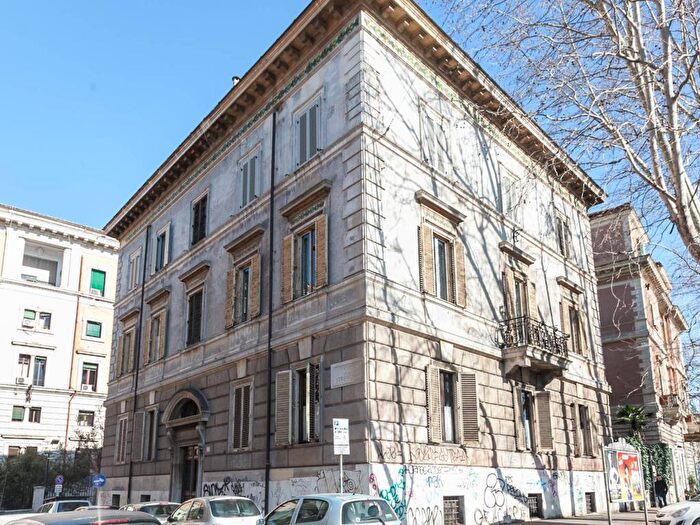 Appartamento con 6 locali in vendita in Lungotevere dei Vallati, Ghetto Portico d'Ottavia, Roma