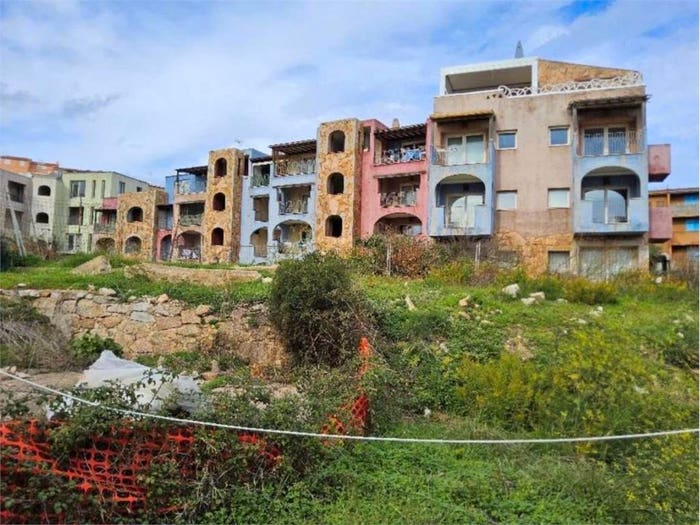 Appartamento trilocale in vendita in Via don Vico, La Maddalena