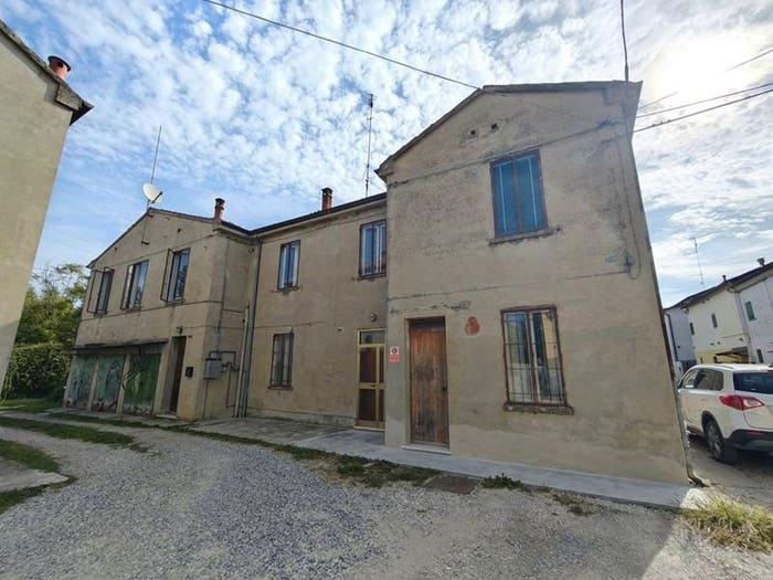 Casa con 6 locali in vendita in Via Dazio, Centro, Bondeno