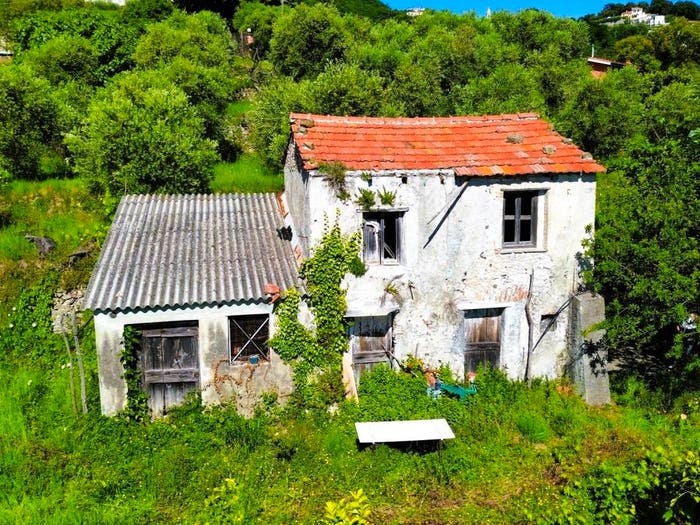 Casa con 6 locali in vendita in Regione Luminella, Noli