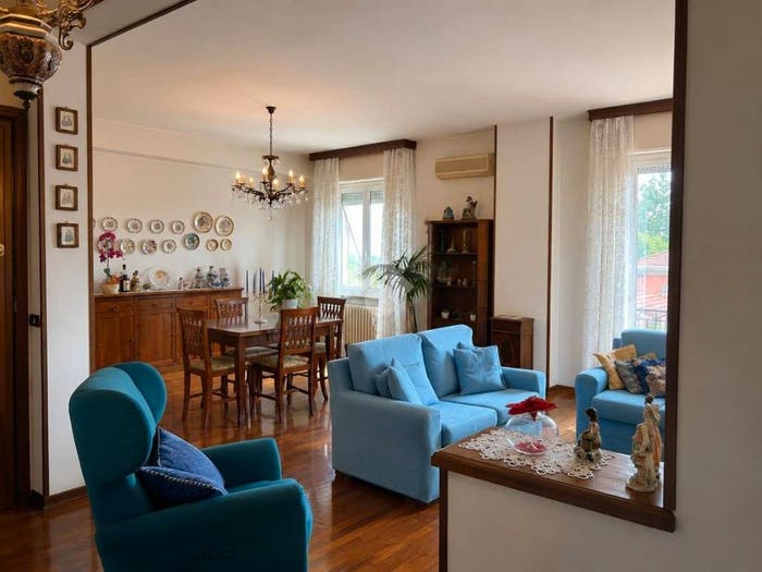 Appartamento trilocale in vendita in Via Genova, San Leonardo, Parma
