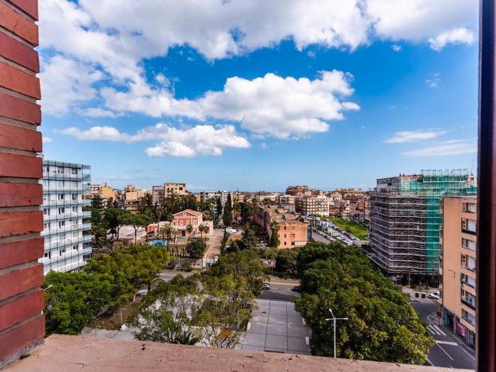 Appartamento con 6 locali in vendita in Piazza Michelangelo Buonarroti, Vulcania Sanzio, Catania