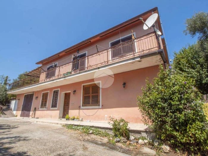 Casa con 6 locali in vendita in STR COLLI DEL FONTANILE, Palombara Sabina