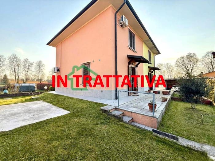 Casa trilocale in vendita in Via Suore di Maria Bambina, Centro, Cavenago d'Adda
