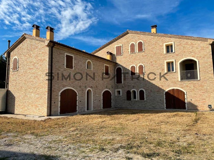 Casa con 6 locali in vendita in Via Montefiore, Salomone, Cartoceto