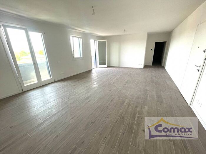 Appartamento quadrilocale in vendita in Via Colli Euganei, Saccolongo