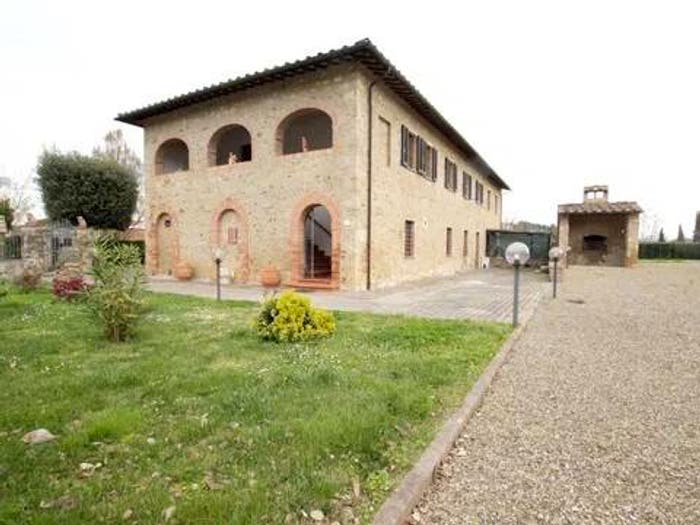Casa con 6 locali in vendita in Via Della Pace No Number, Staggia, Poggibonsi