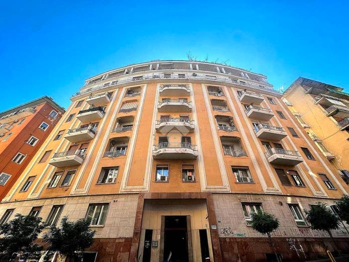 Appartamento con 5 locali in vendita in Viale Michelangelo, Vomero, Napoli