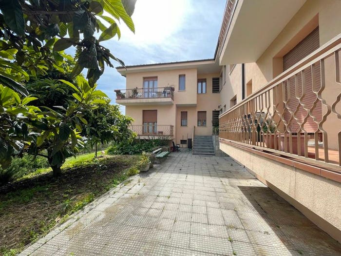 Appartamento trilocale in vendita in Strada San Carlo, Centro, Castiglione Tinella