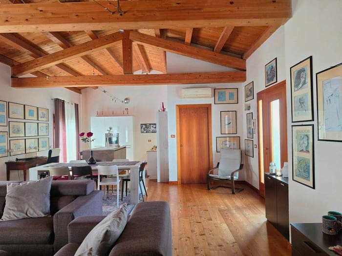 Casa con 6 locali in vendita in Via Cesare Battisti, Centro, Bolzano Vicentino