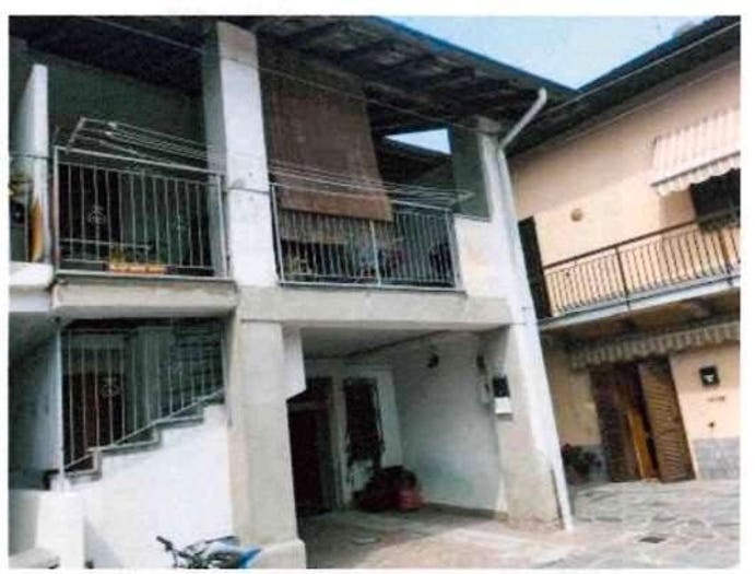 Casa con 6 locali in vendita in Via G Marconi, Centro, Biandronno