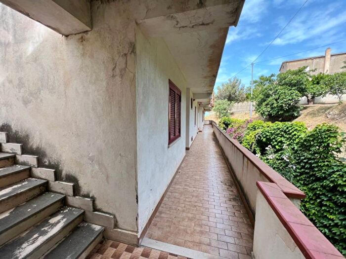 Appartamento trilocale in vendita in VIA DELLA COLLINA, Torremezzo Di Falconara, Falconara Albanese