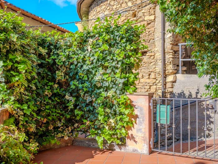 Appartamento trilocale in vendita in Moglio, Alassio
