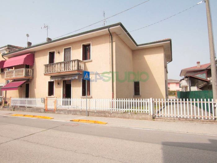 Casa con 6 locali in vendita in Via Stazione, Centro, Quinto Vicentino