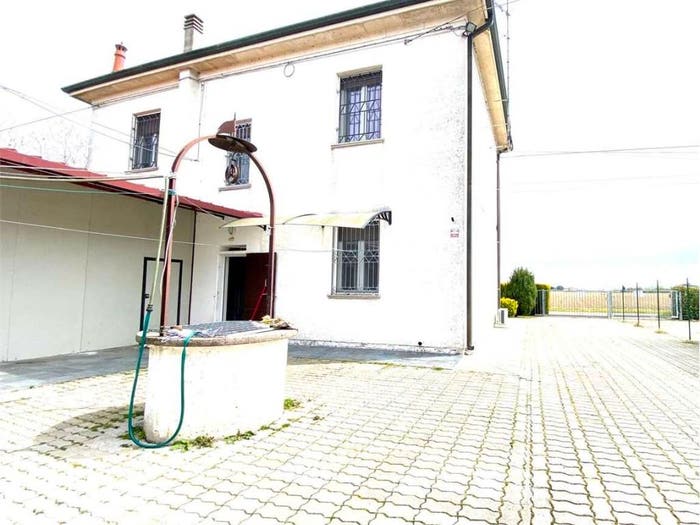 Casa con 6 locali in vendita in via roosvelt, Voghiera