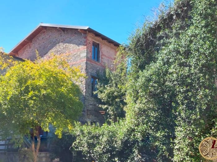 Casa con 6 locali in vendita in Borgo di Cò, Centro, Filattiera
