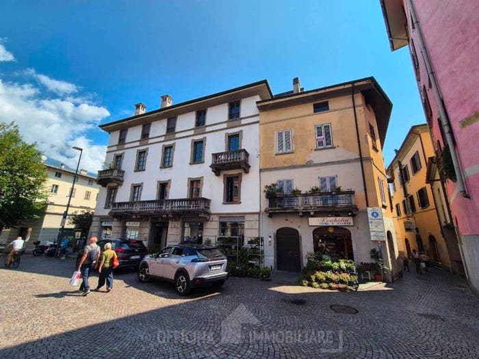 Appartamento trilocale in vendita in Piazza caduti della Libertà, Centro, Morbegno