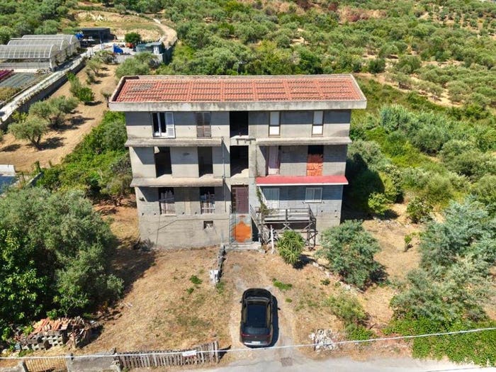 Casa con 6 locali in vendita in VIA SANT'ANNA SNC, Centro, Barcellona Pozzo di Gotto