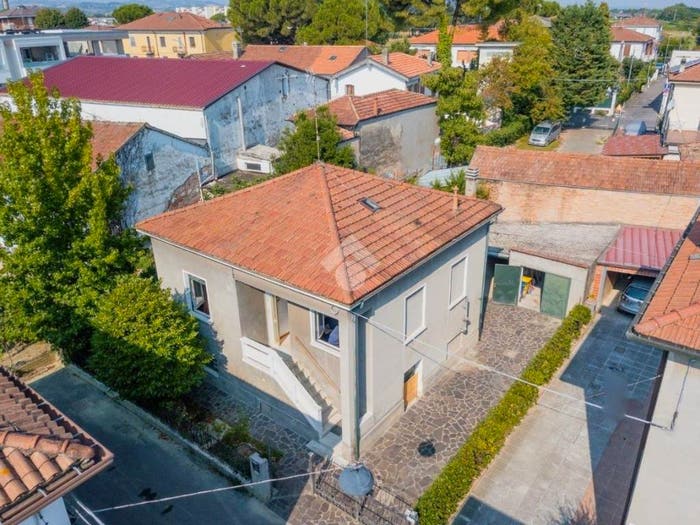 Appartamento quadrilocale in vendita in Via Lucinico, San Benedetto, Forlì