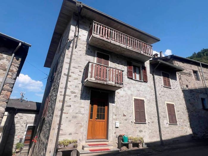 Casa con 5 locali in vendita in Via Rocchi, Centro, Colorina