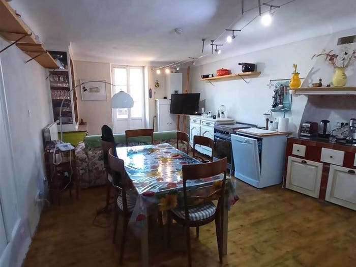 Appartamento con 6 locali in vendita in via roma, Castel Vittorio