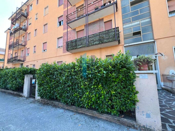 Appartamento trilocale in vendita in Via Leonida Bissolati, Villaggio Ferrari Duca degli Abruzzi, Brescia