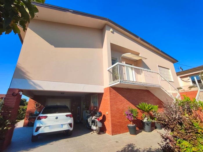 Casa con 6 locali in vendita in Via Papa Giovanni XXIII, Calcinaia
