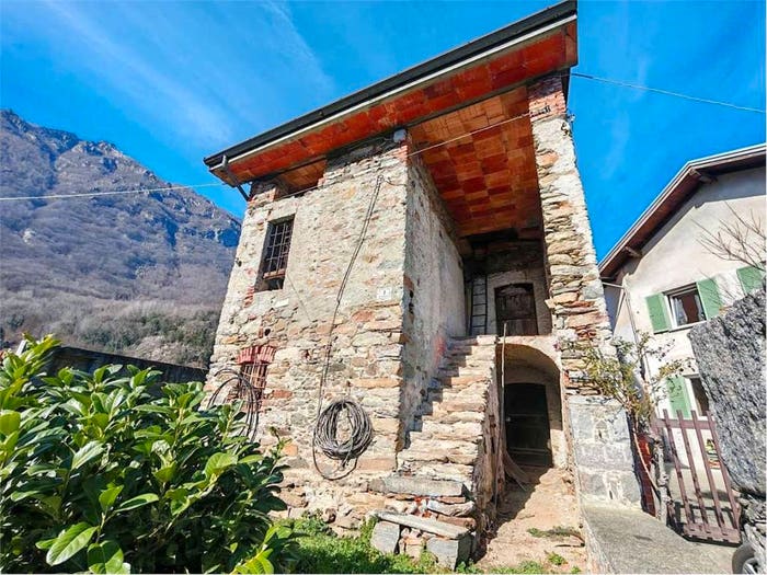 Casa trilocale in vendita in via del Castello snc, Quassolo